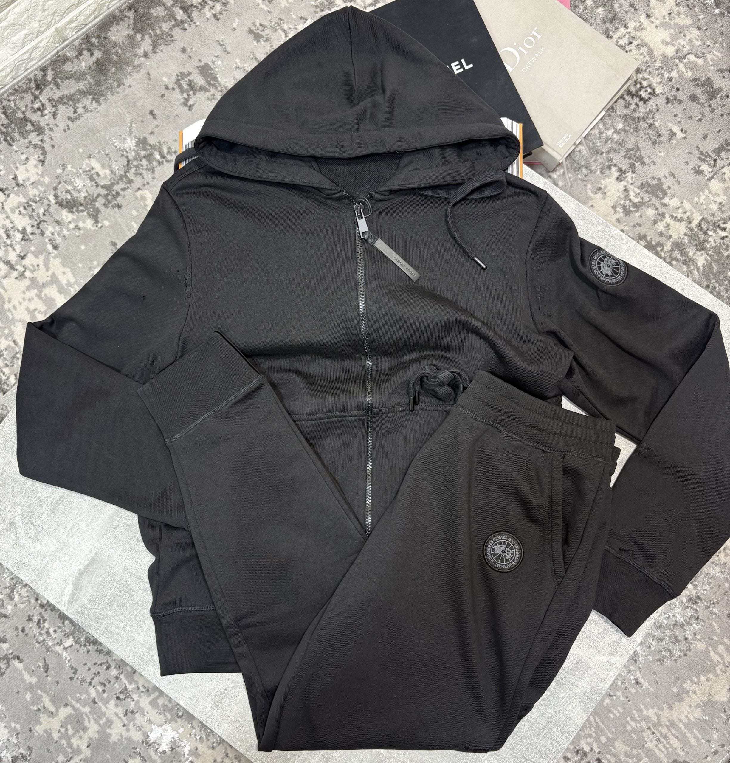 Goose Tracksuit Black - XL image