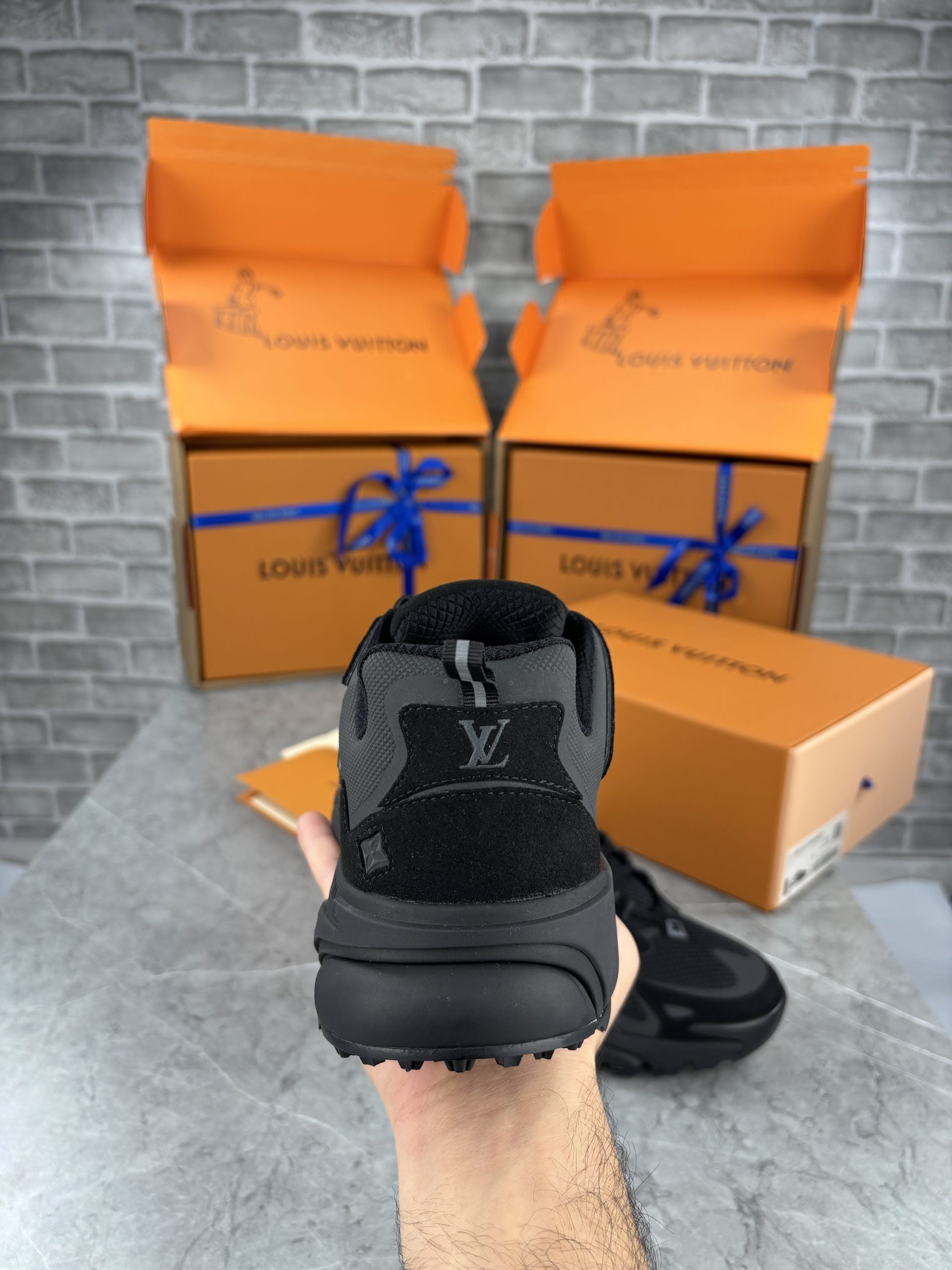LV SNEAK image 4