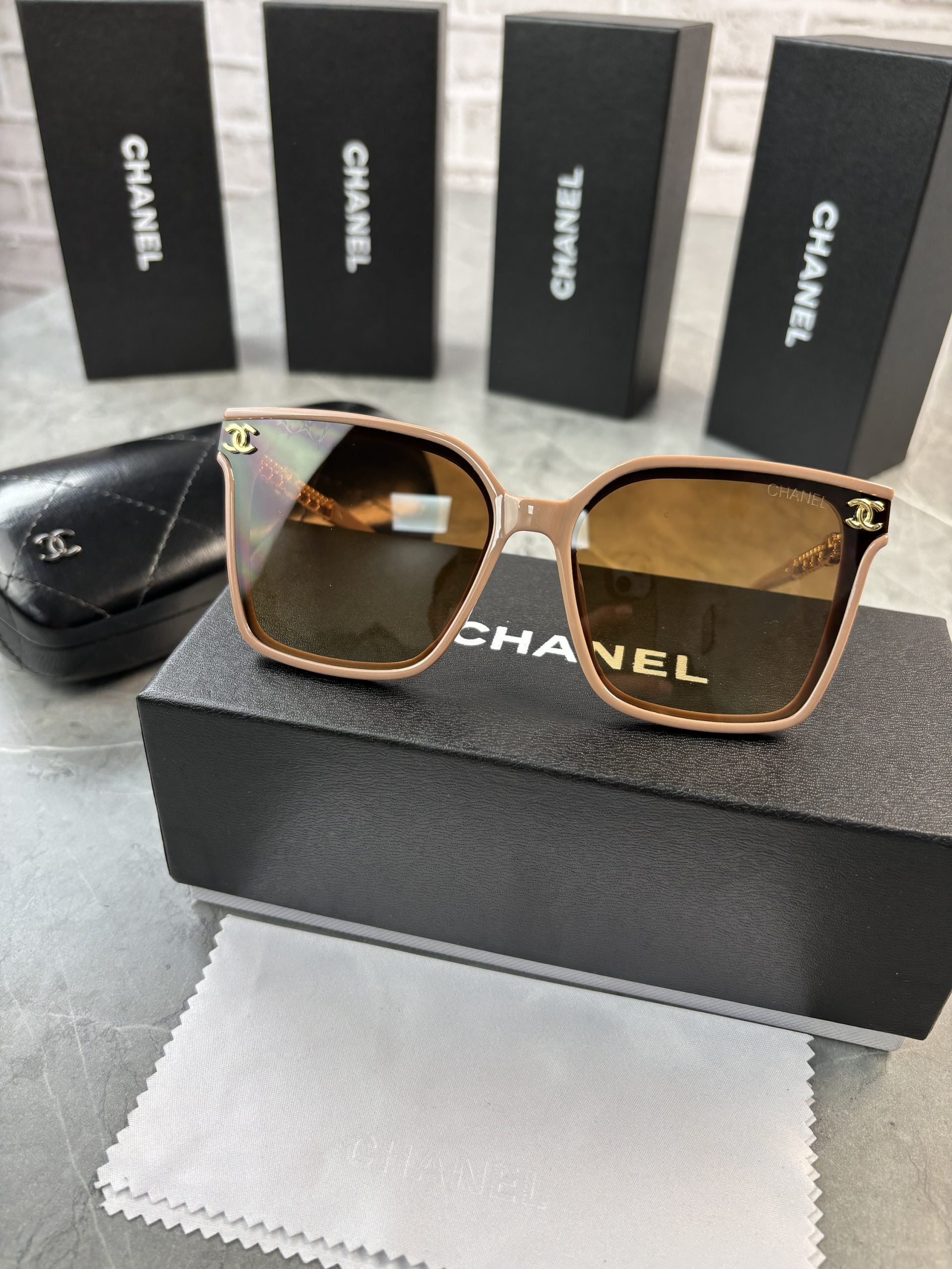 GC GOLD GLASSES image 3