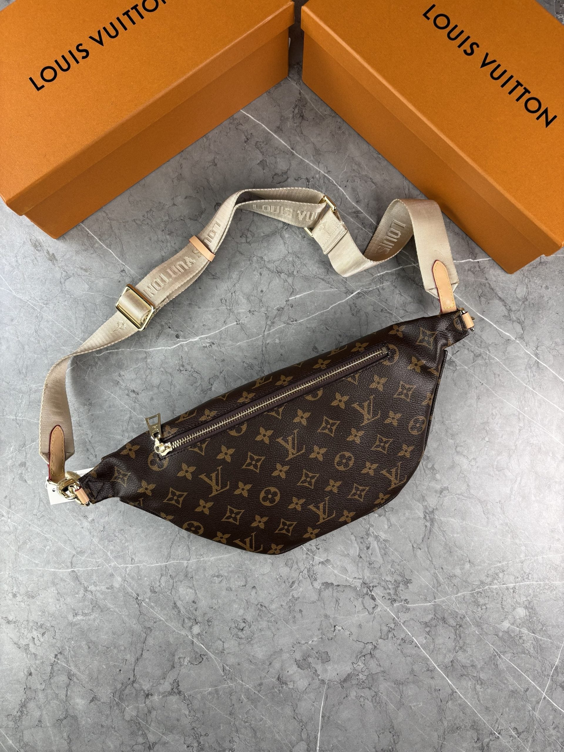 LV MENS BAG image 1