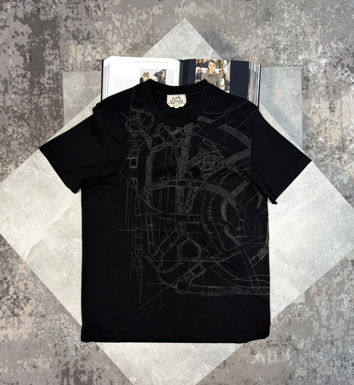Herm Tshirt Black image 0