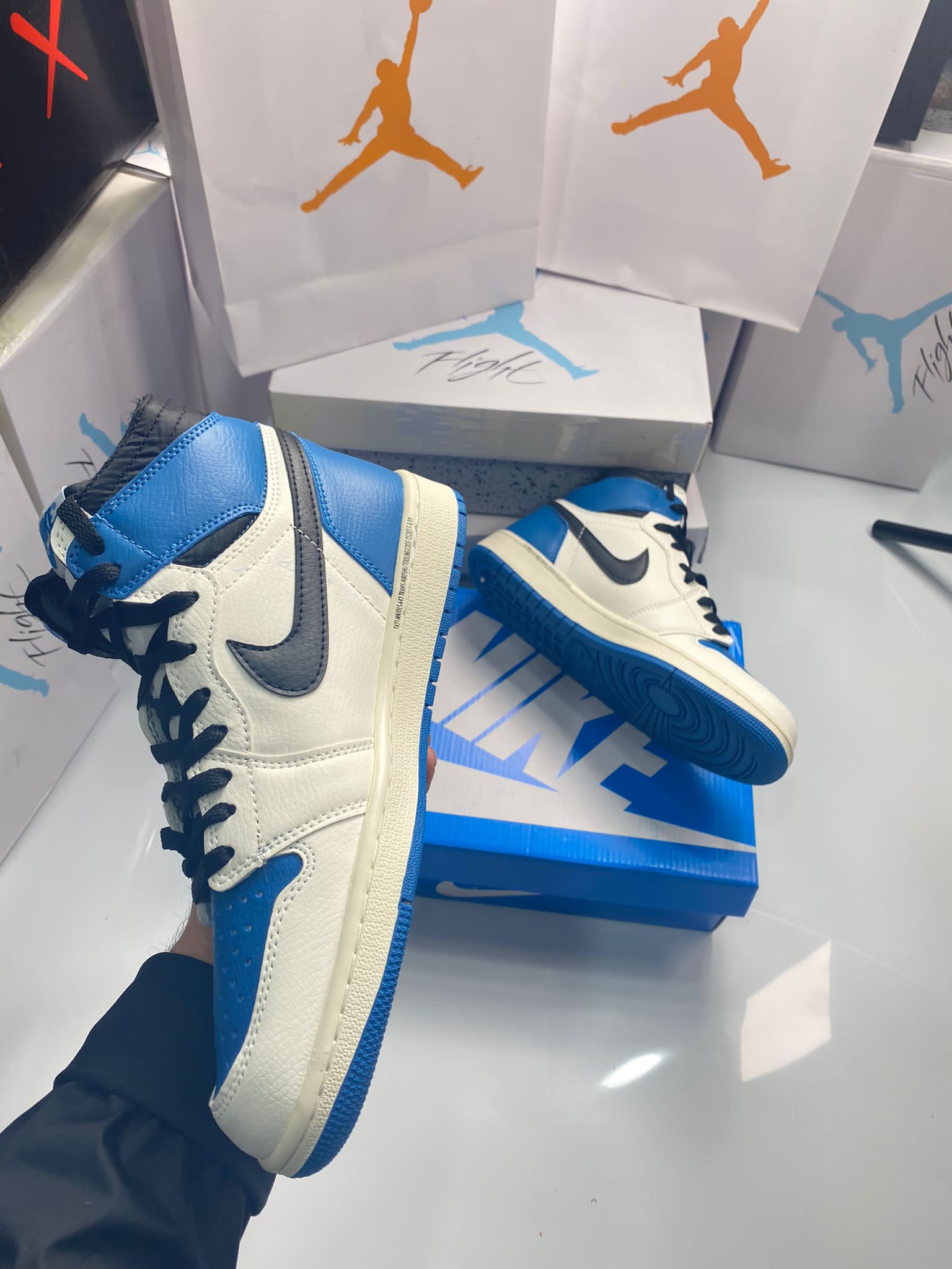 J1 CATUS BLUE image 2