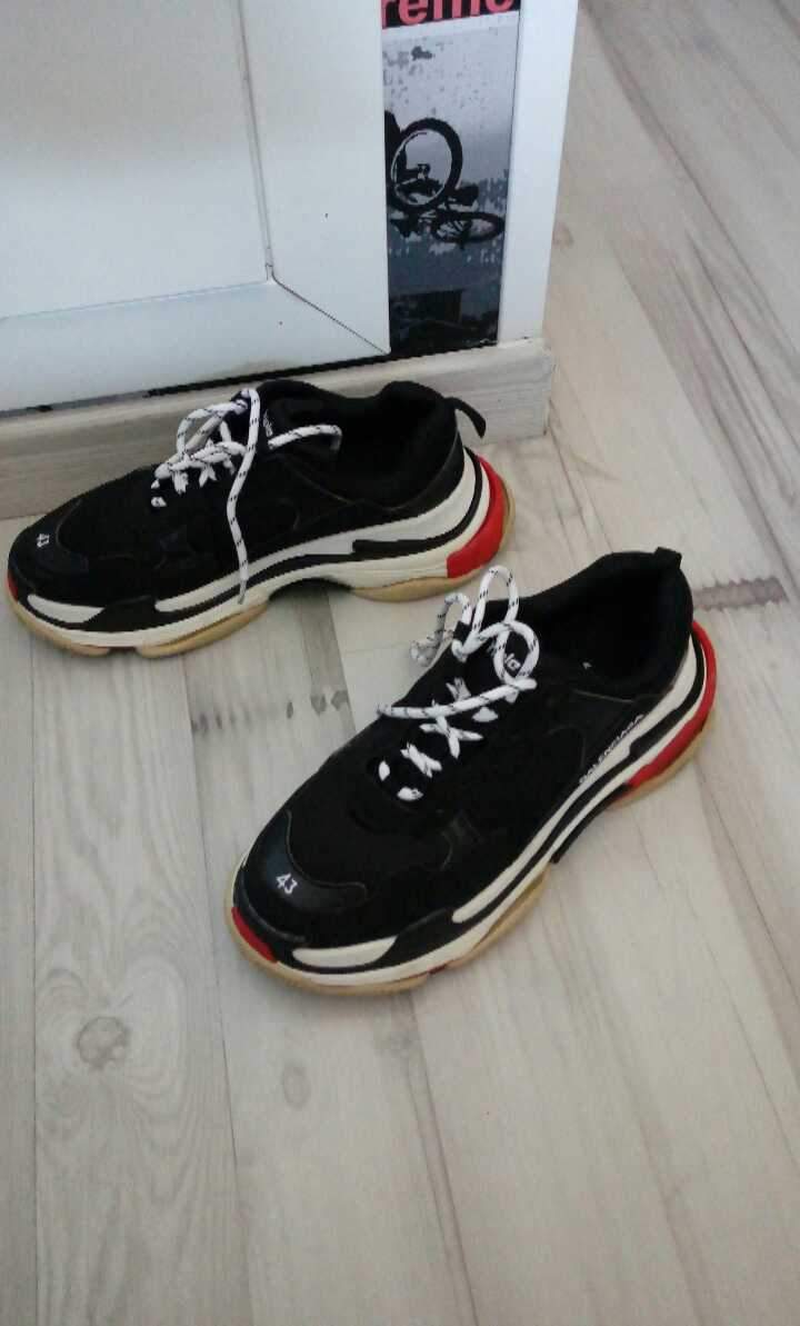 TRIPLE BLACK UPER image 1