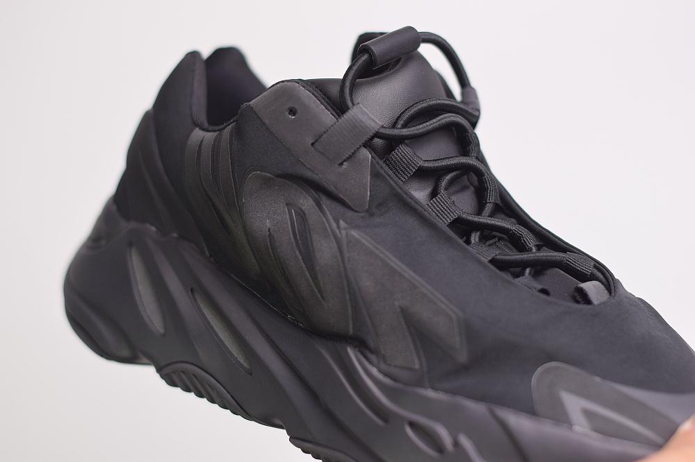 700 V3 BLACK image 5