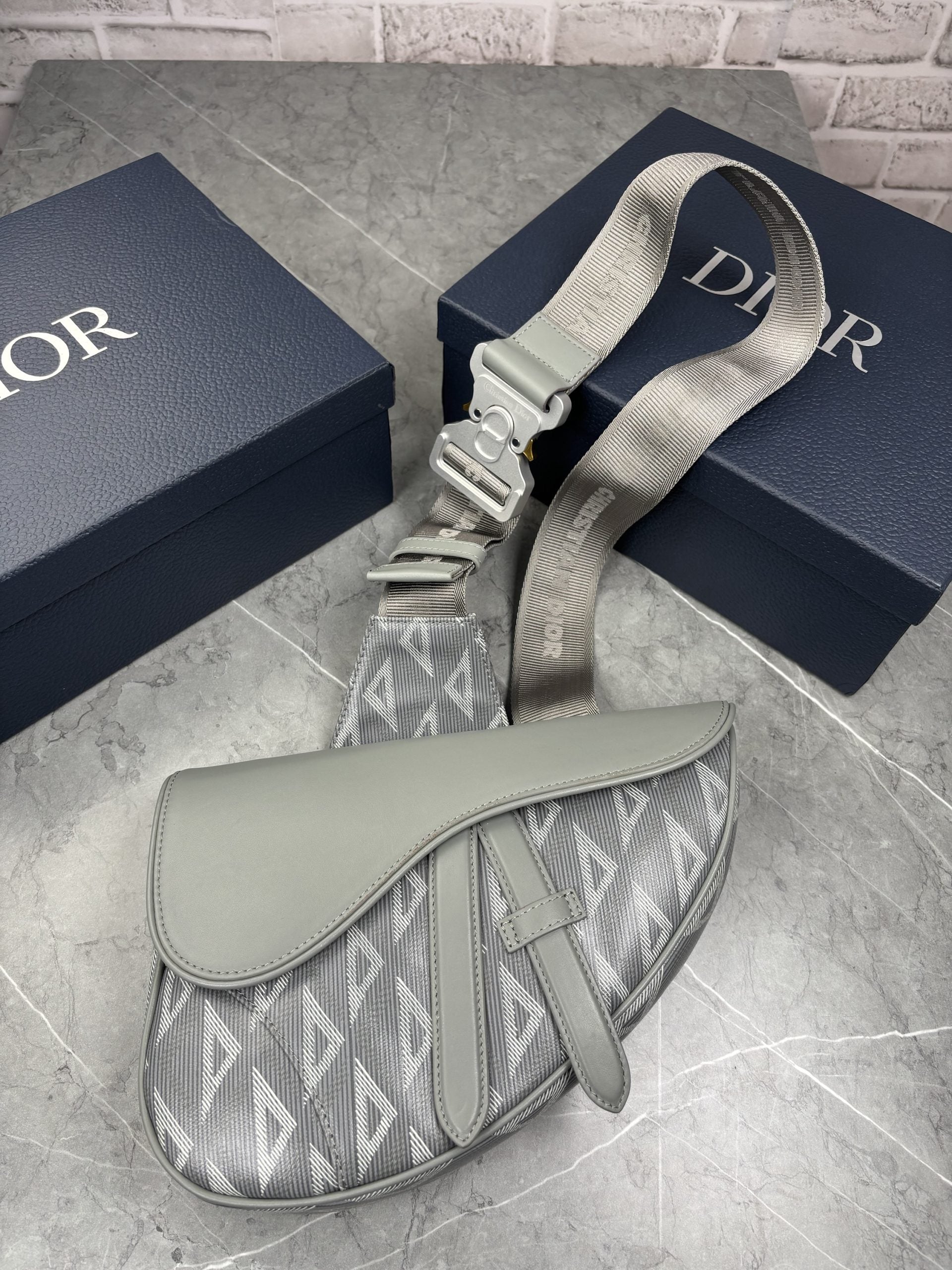 IOR BAG GREY image 1