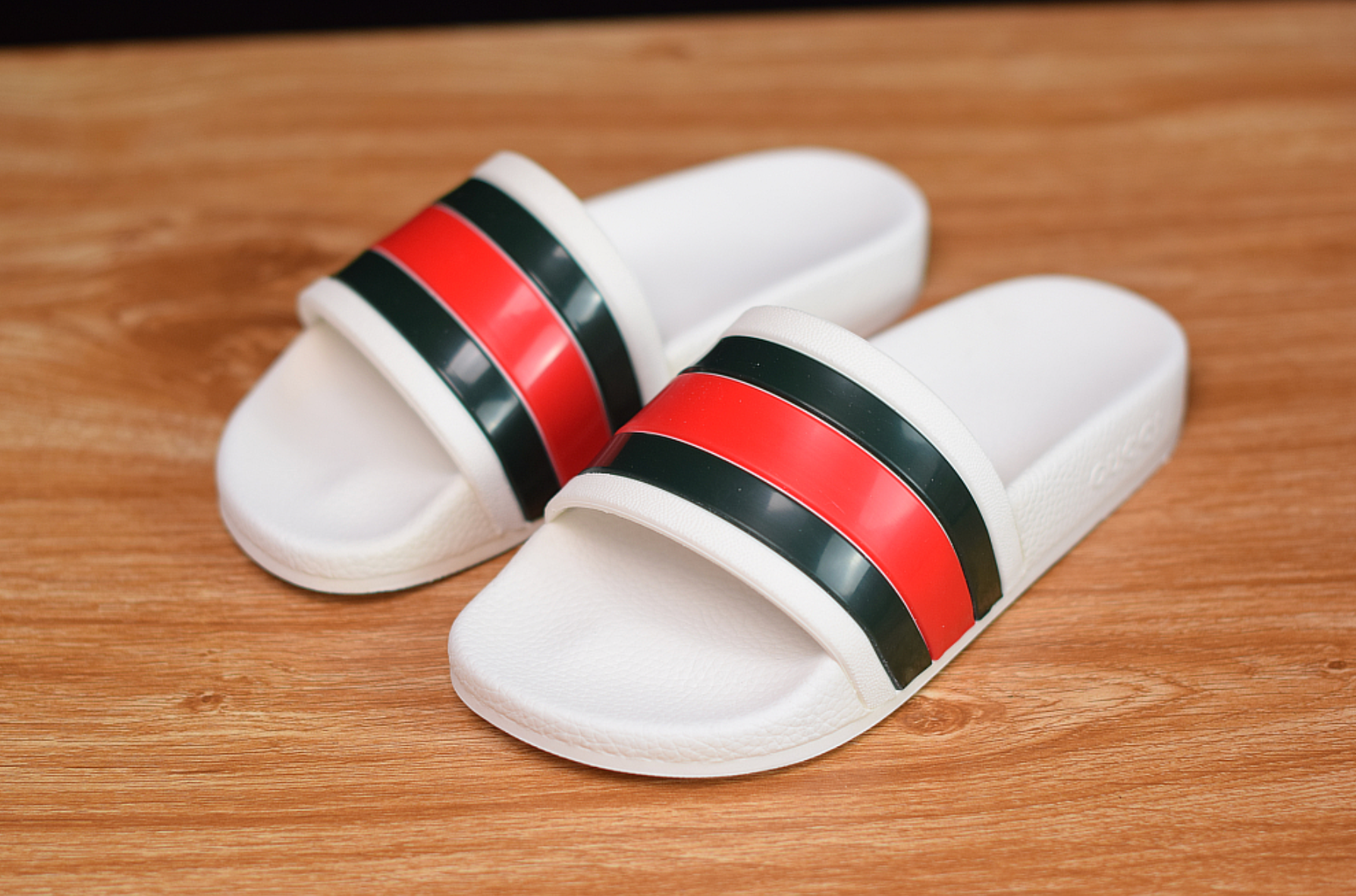 WHITE SLIDER image 1