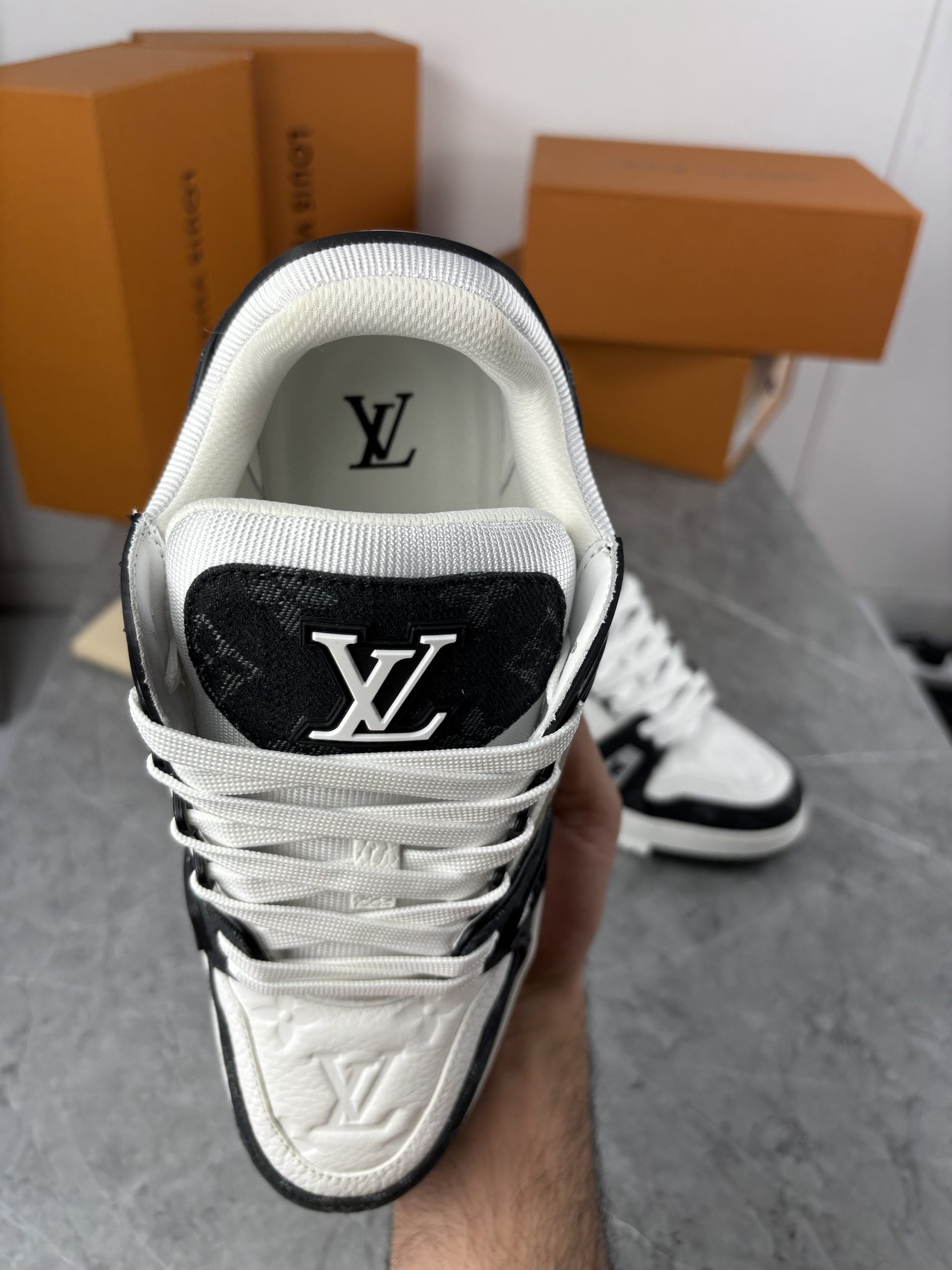 lV TRAINER BLACK image 5