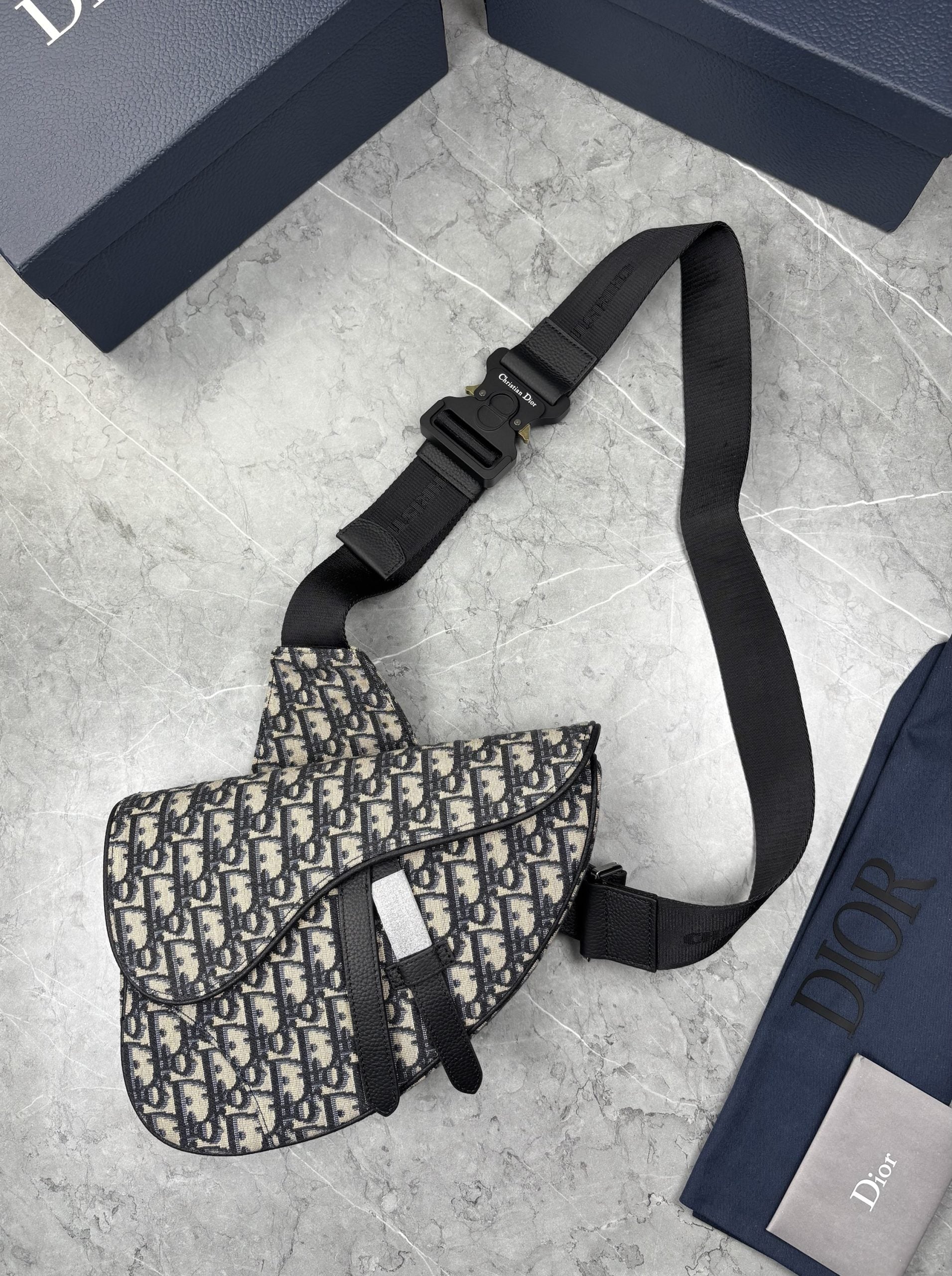 IOR BAG BLACK image 1