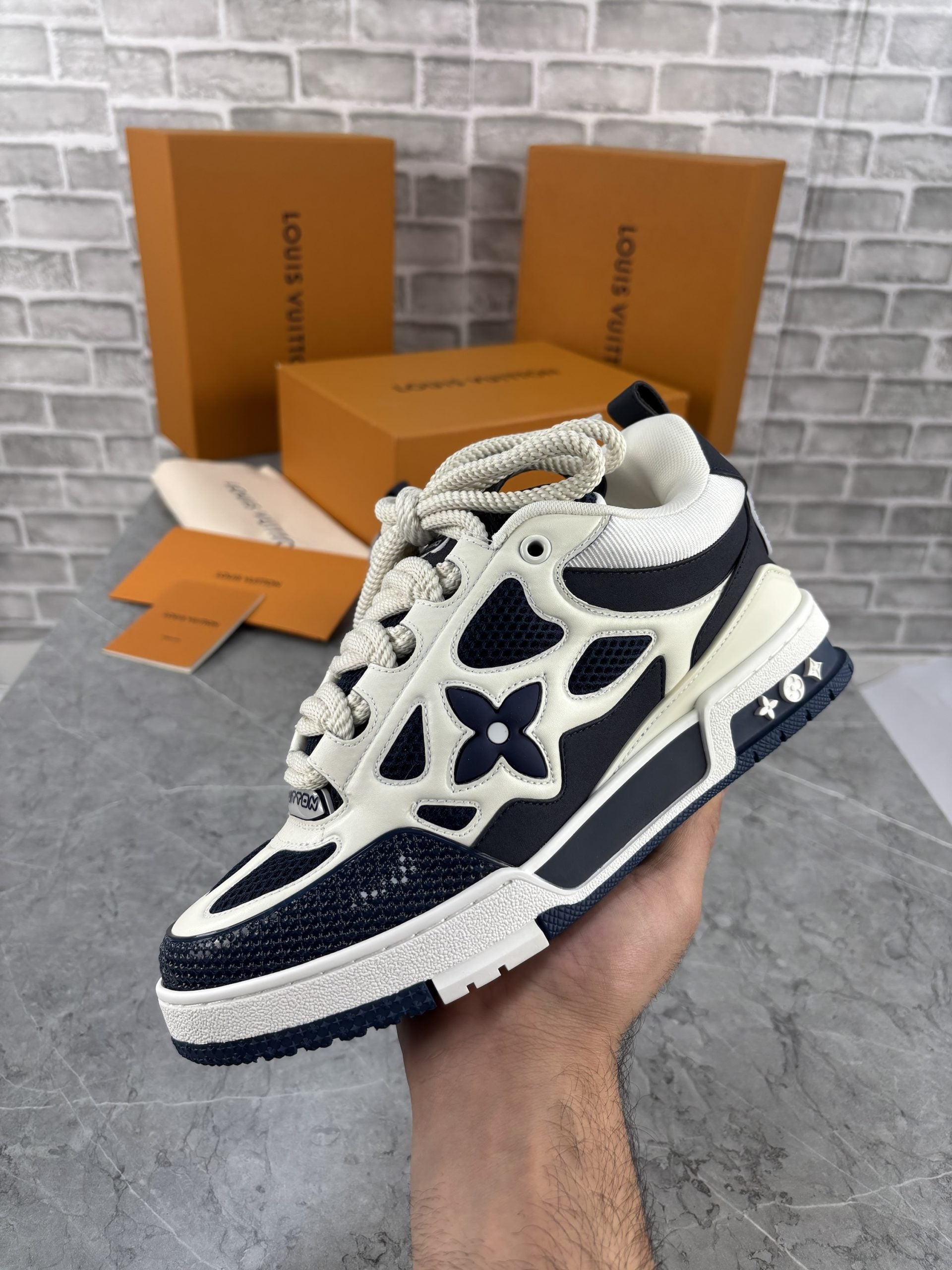 LV SNEAK - 9 image