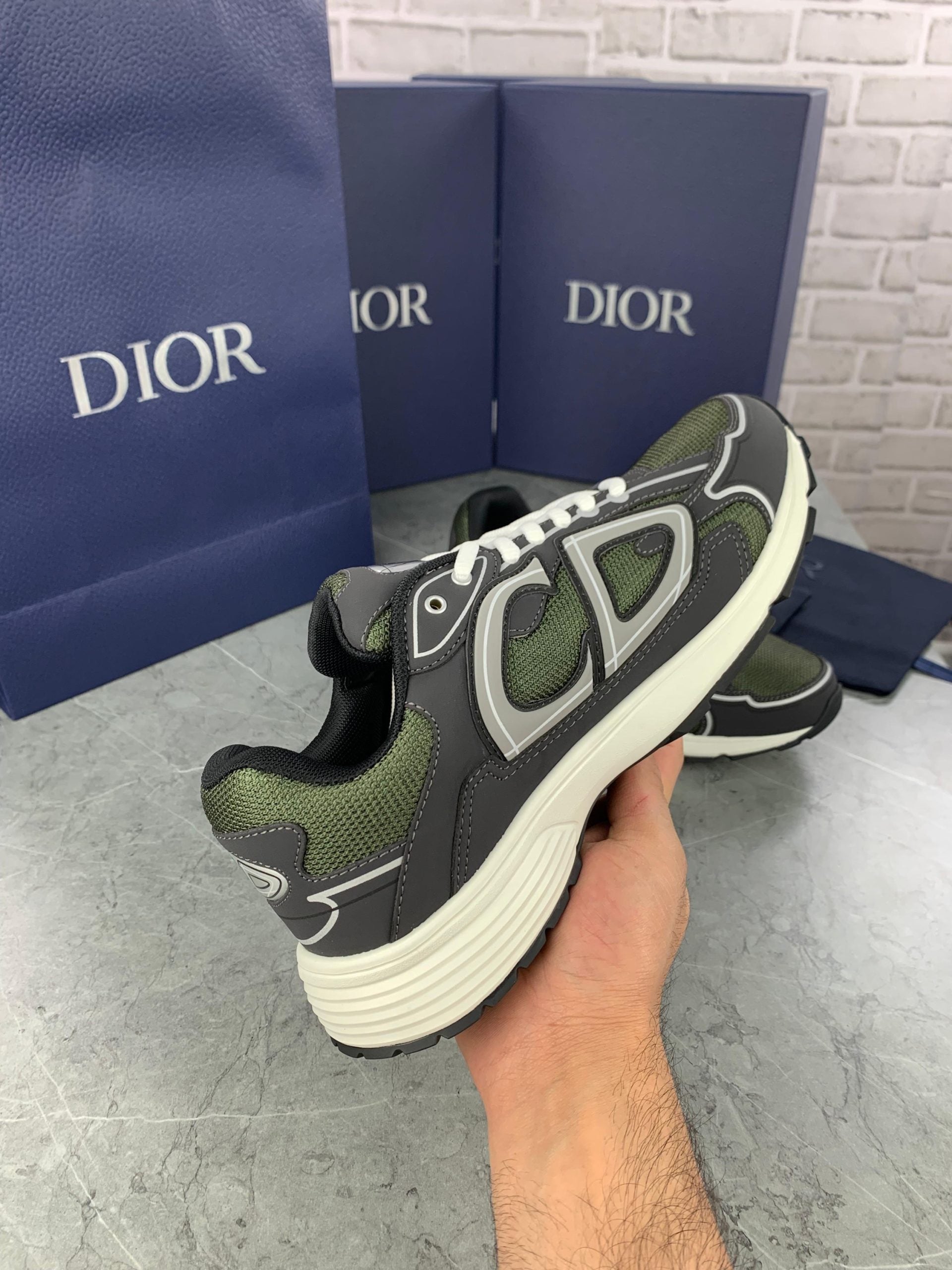 B30 Green White image 1