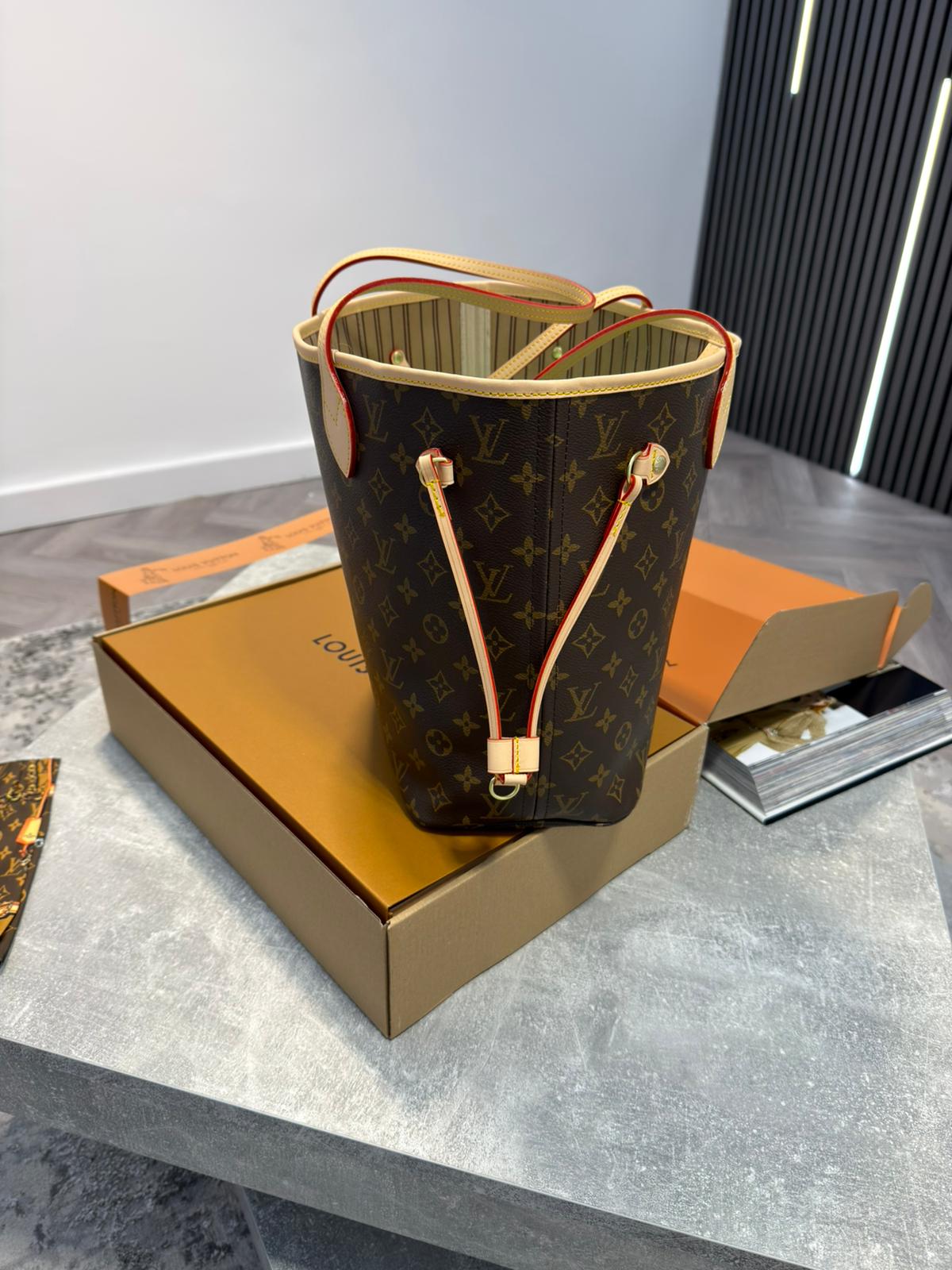 Lv Neverfull Bag image 5