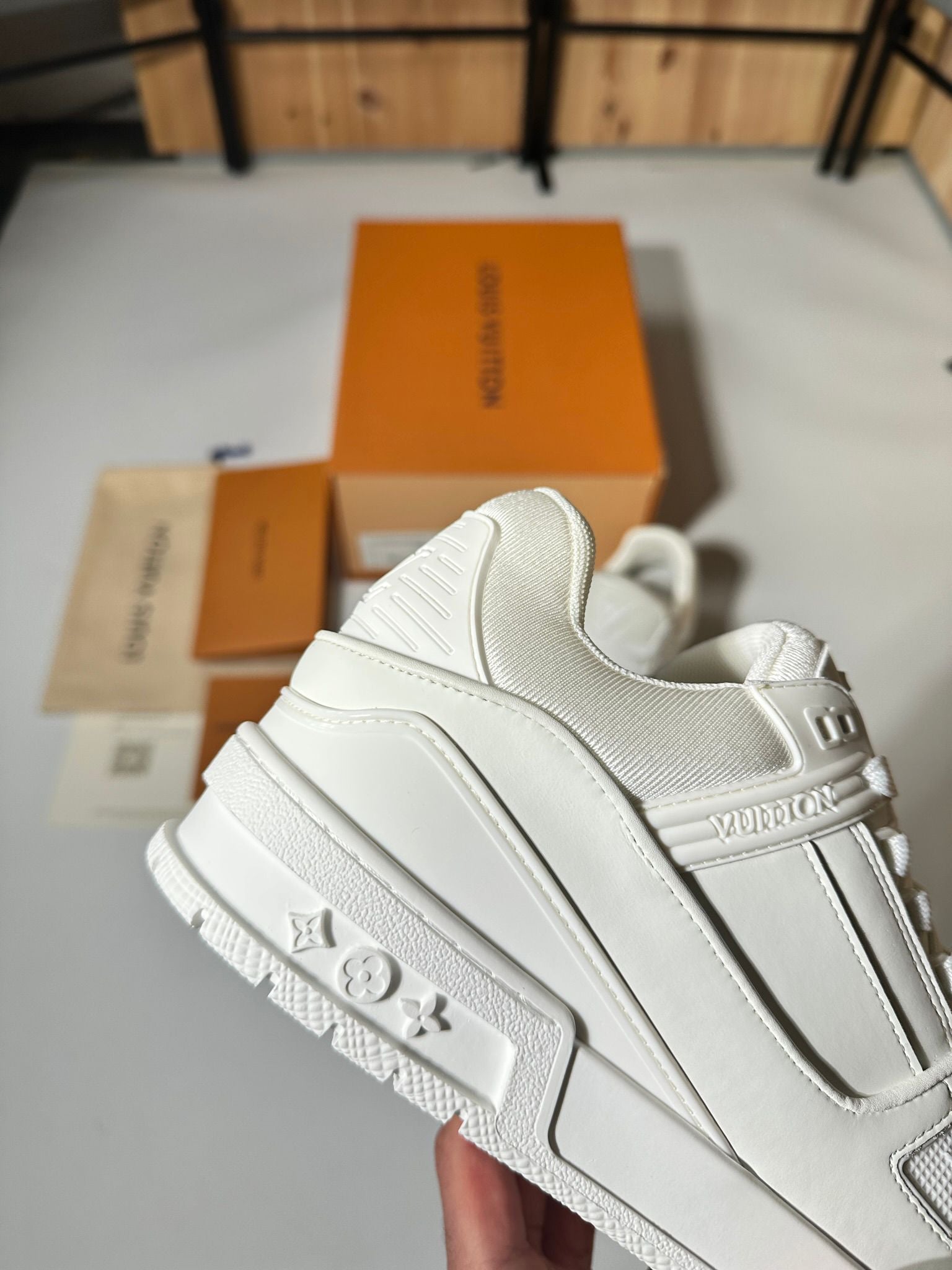 LV SNEAK image 5