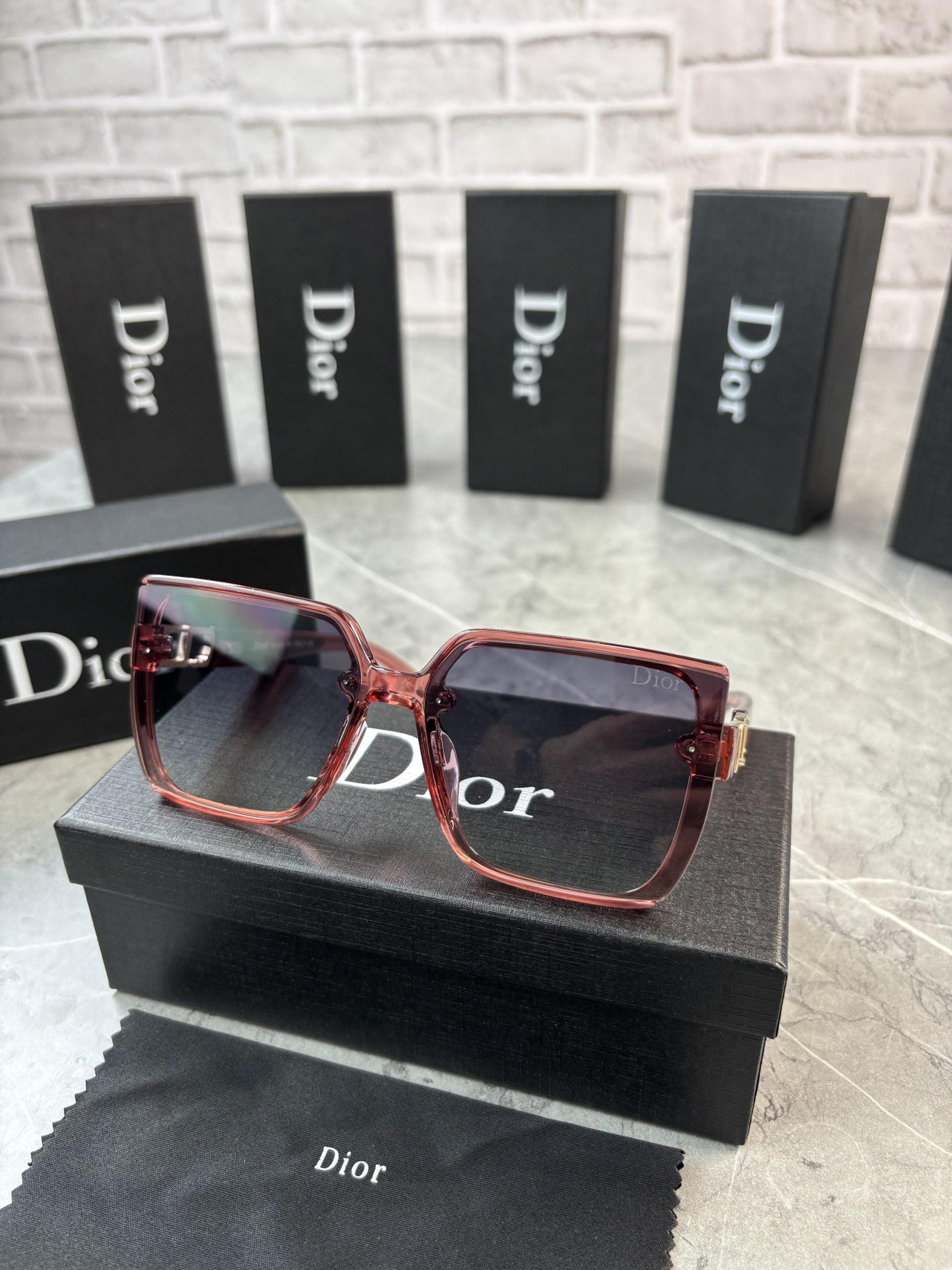 IOR PINK GLASSES image 1