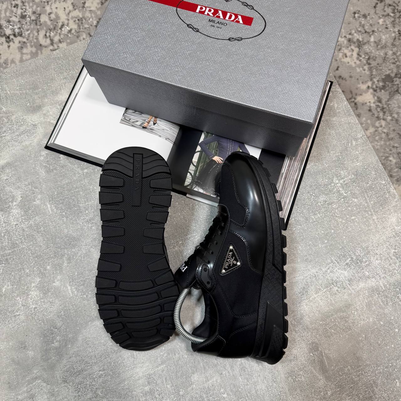 Rada Trainers image 1