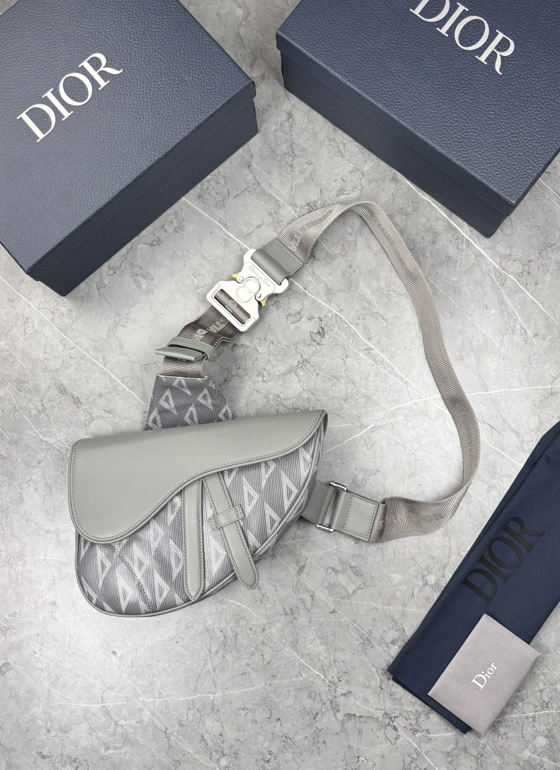 IOR BAG GREY image 0