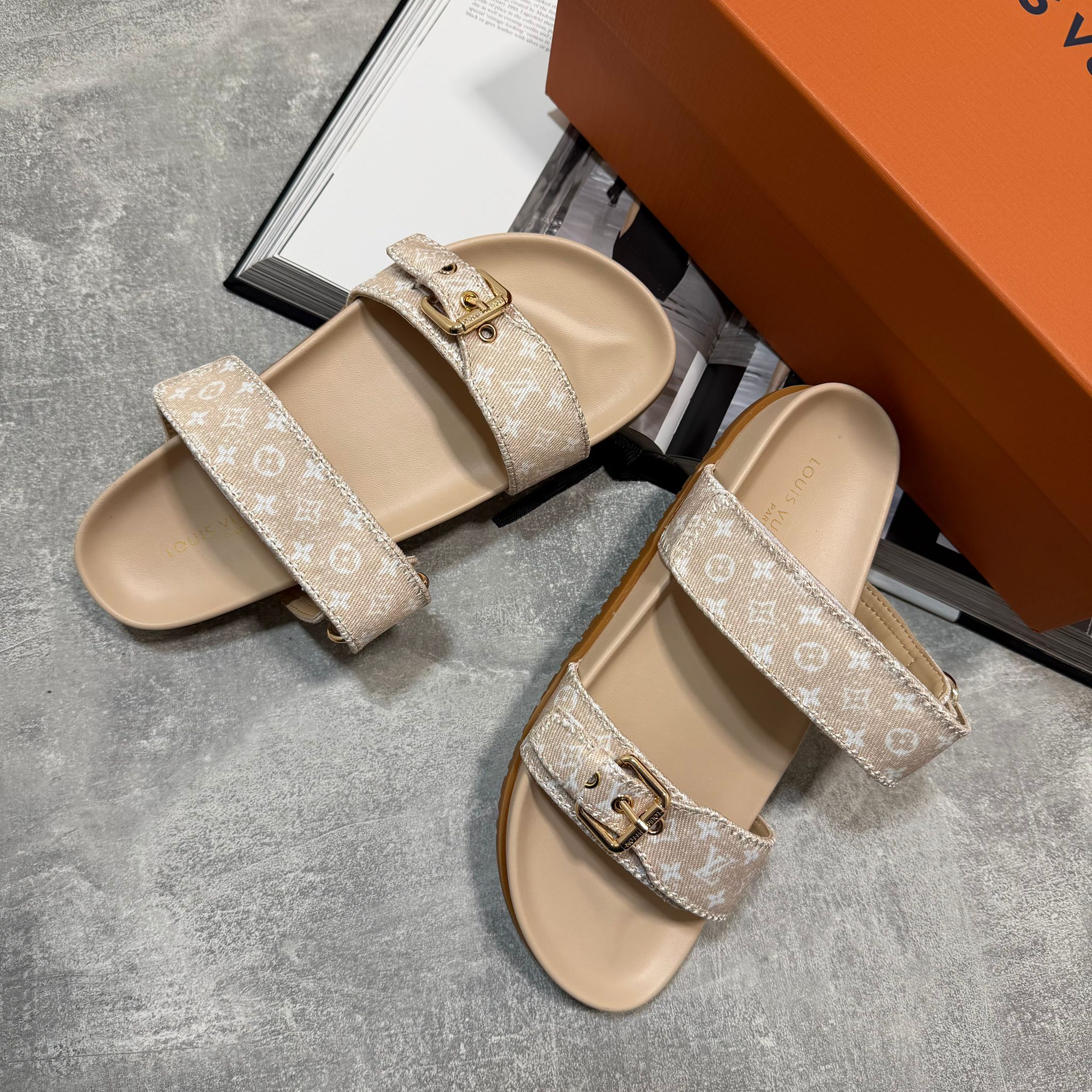 LV Slides Women image 0