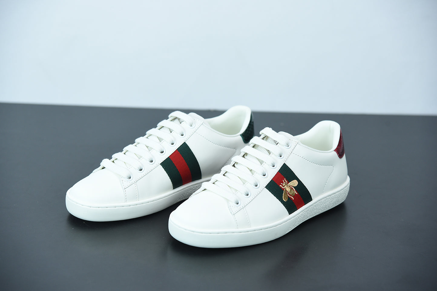 UCCI TWIN TRAINERS image 1