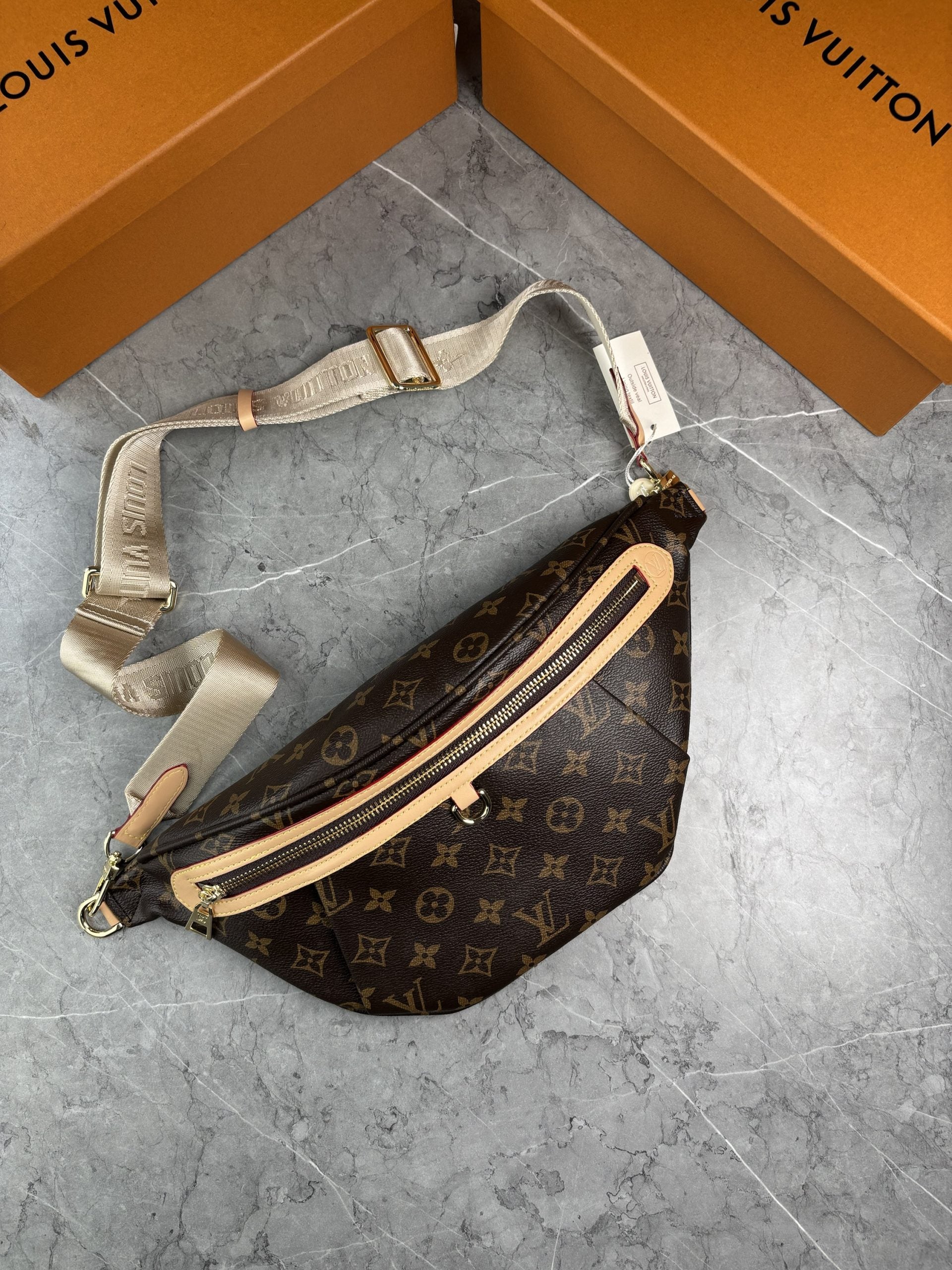 LV MENS BAG image 0