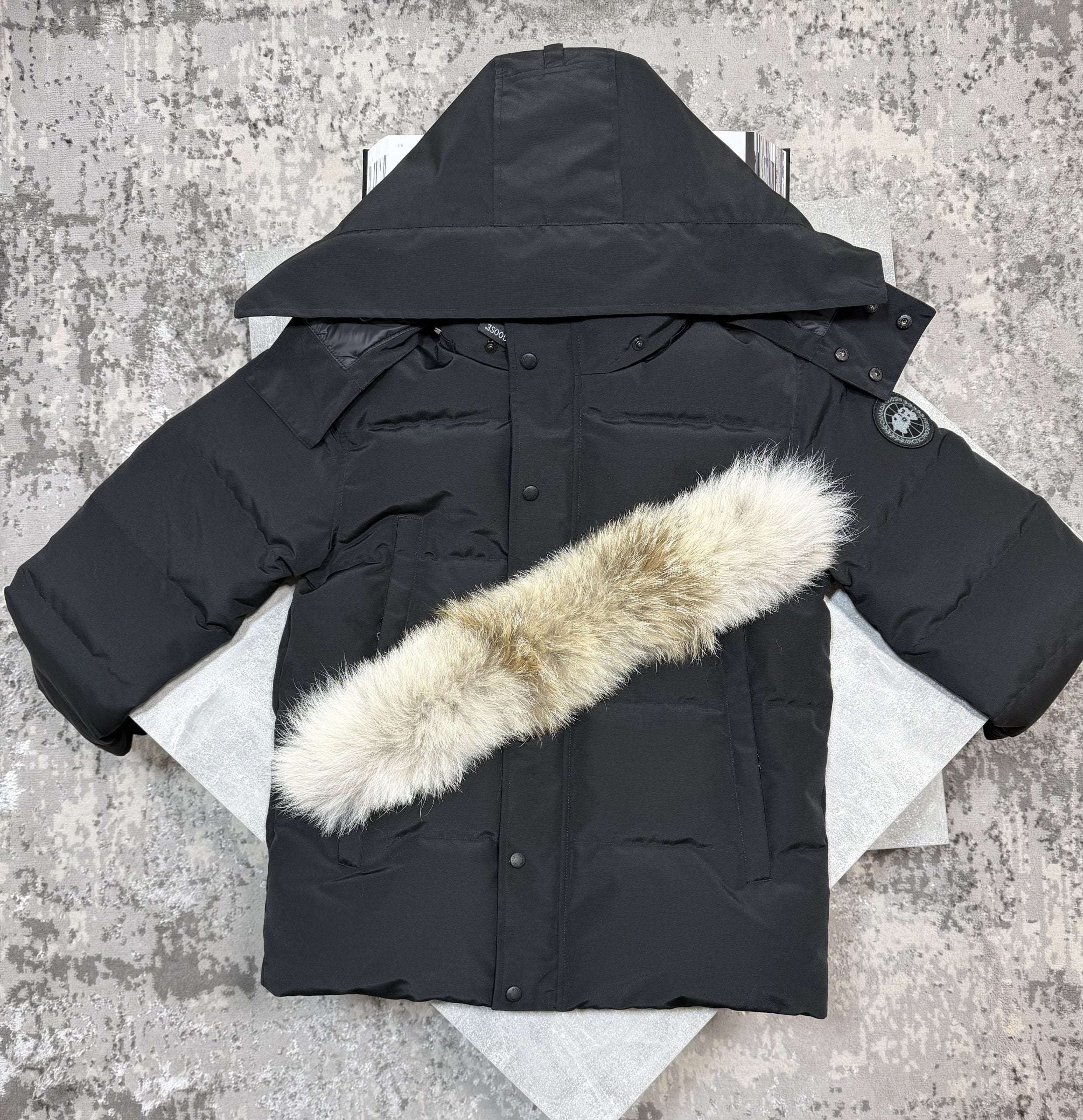 Goose Wyndham Black - Black badge detachable Fur image 0