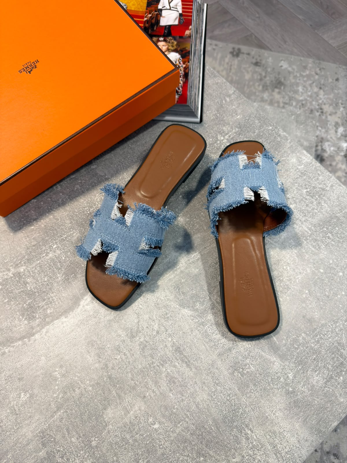 HM sliders womens image 0