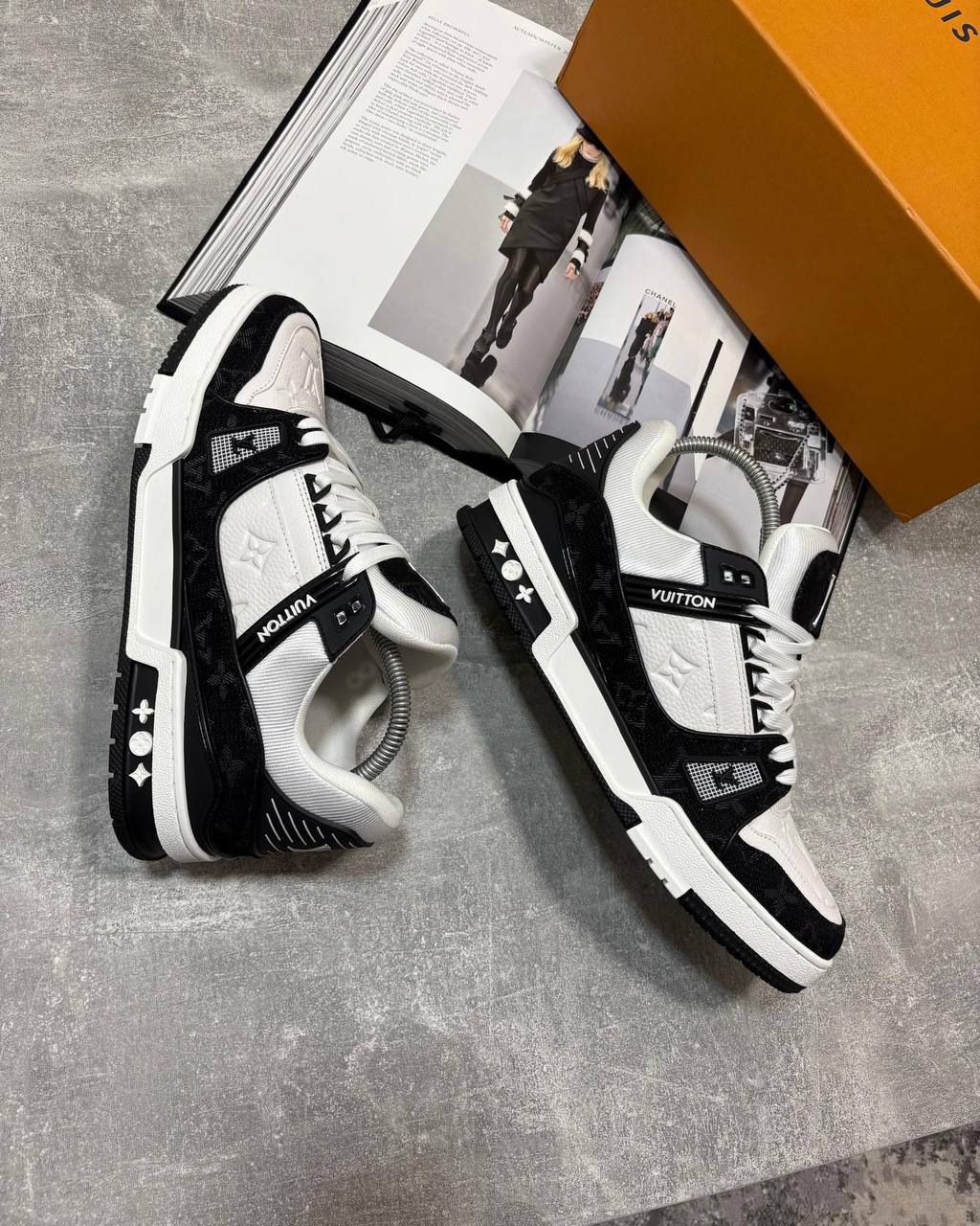 LV Sneaks image 13