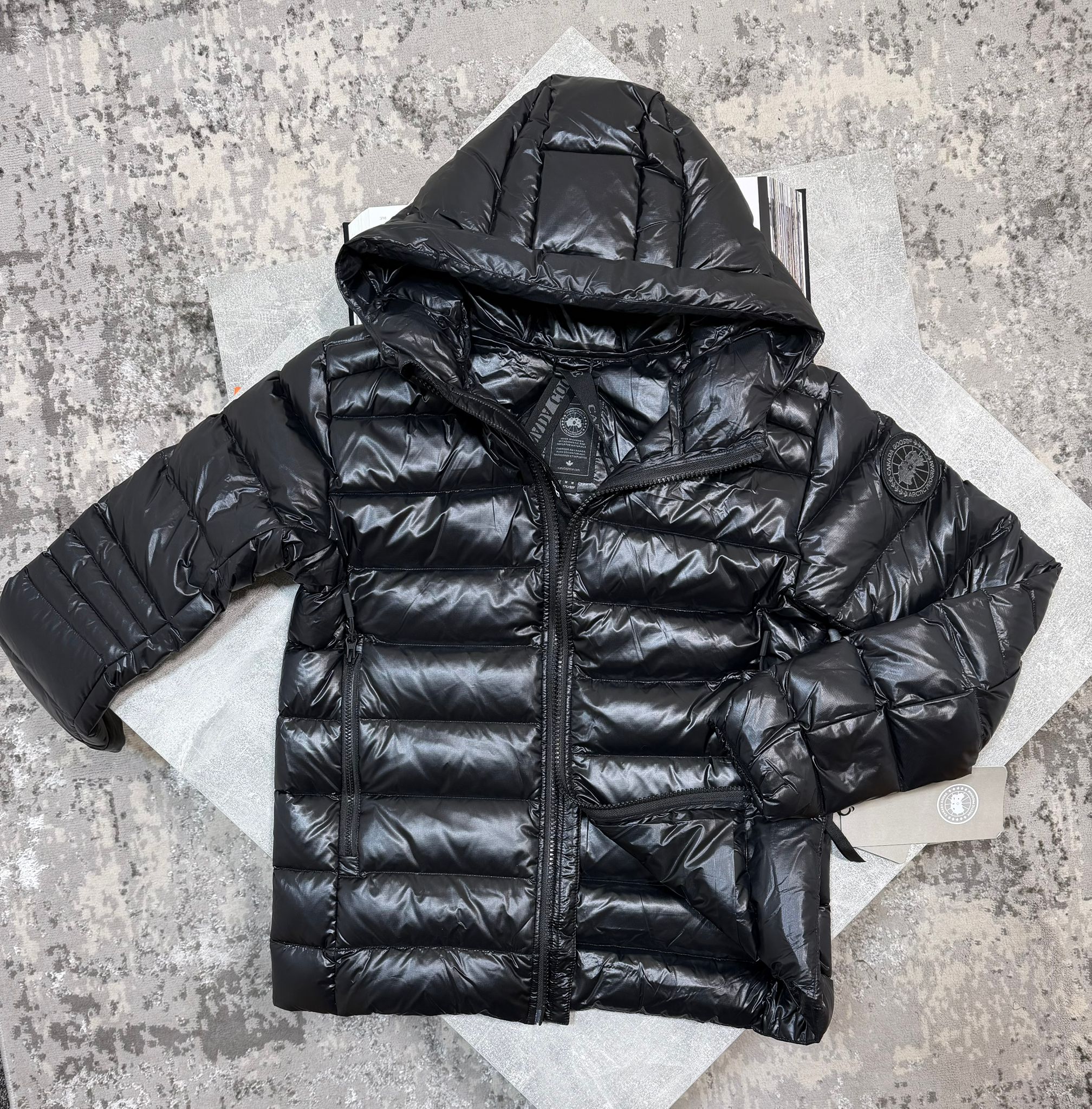 CG Crofton Black with Black Badge image 1