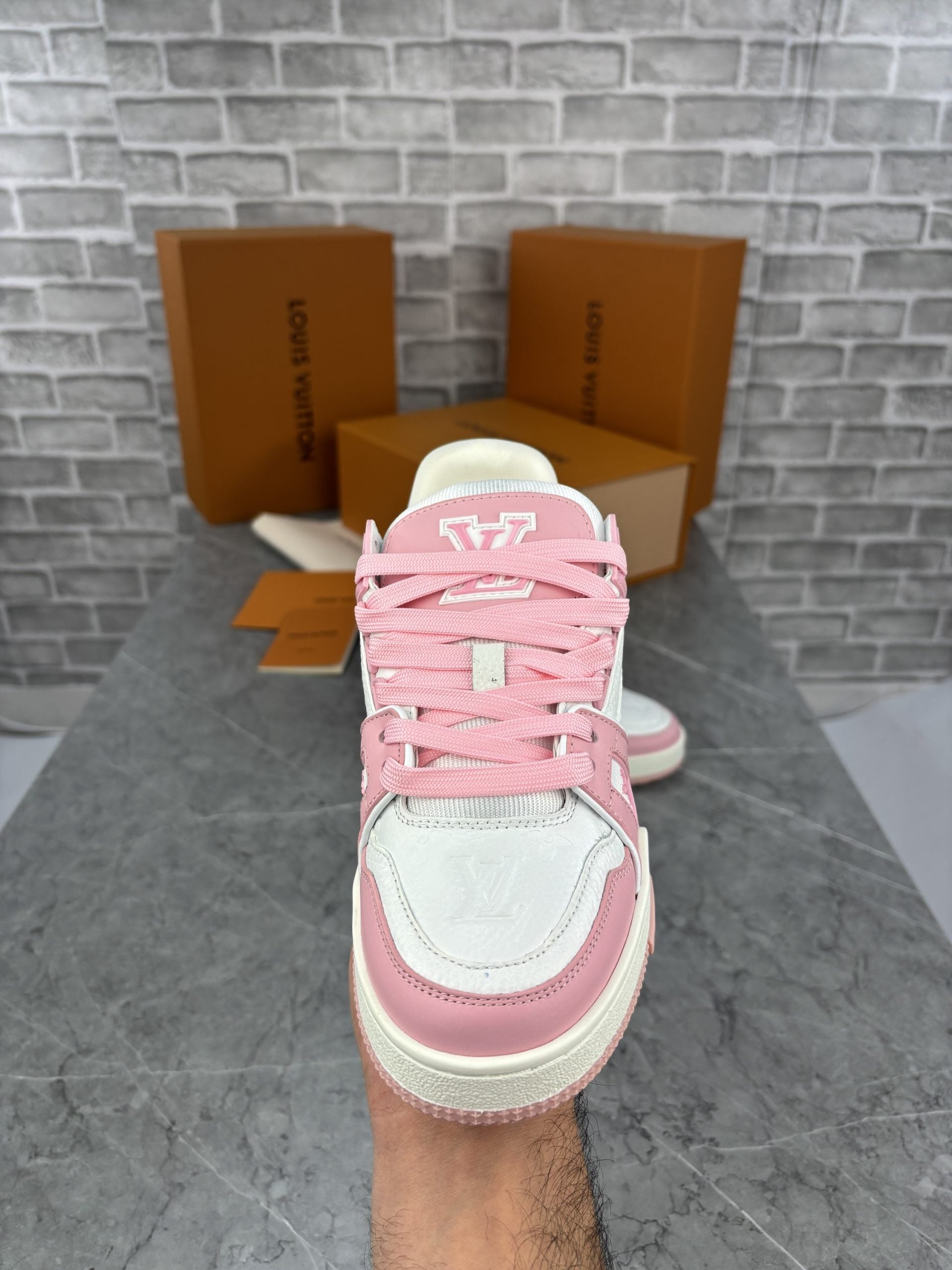 lV PINK image 1