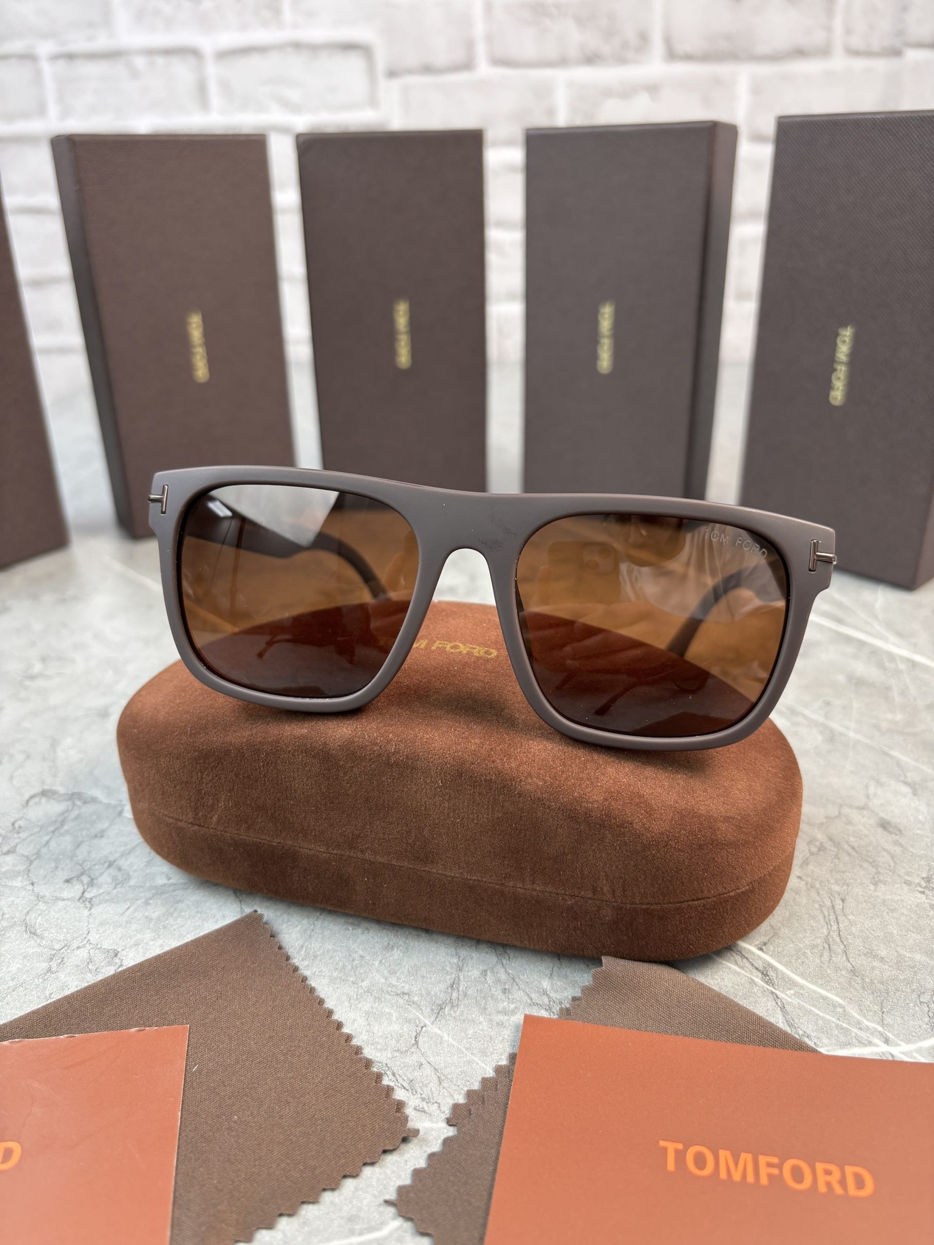 FORD BROWN GLASSES image 0