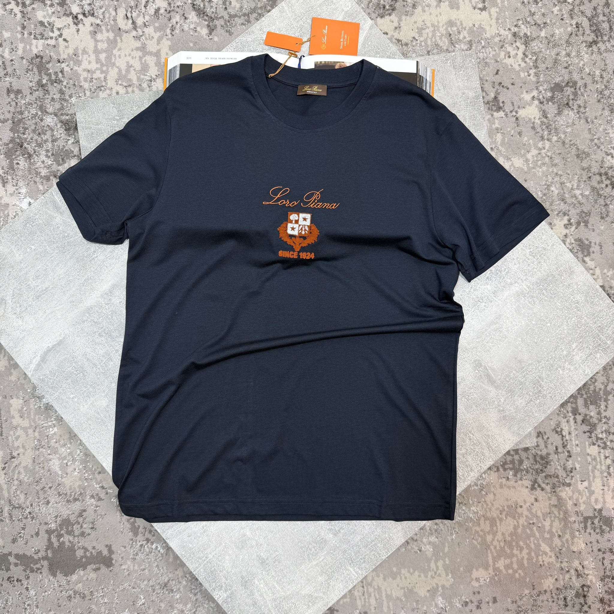 Loro Tshirt Navy image 0