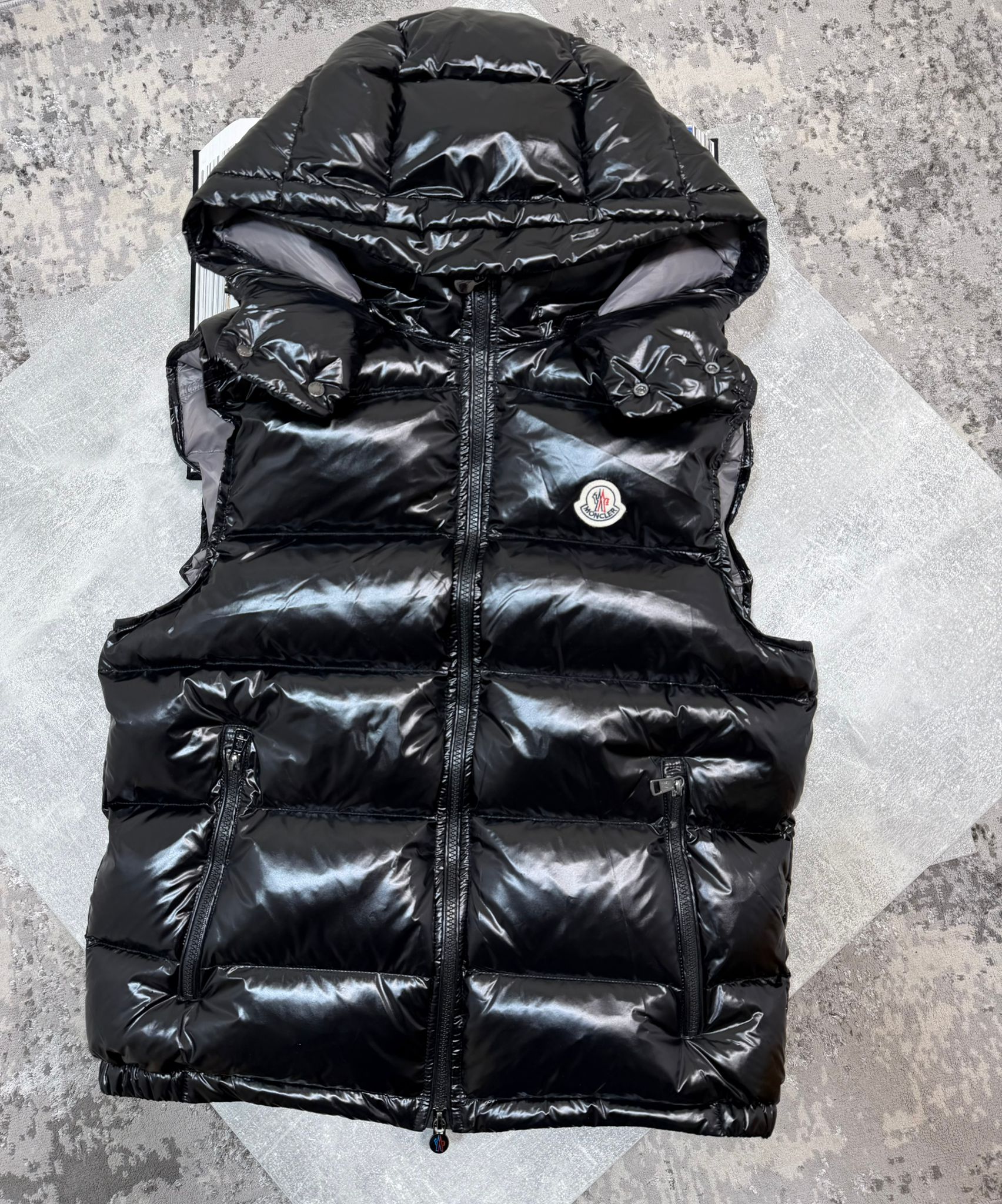 Cler Hooded Body warmer image 1