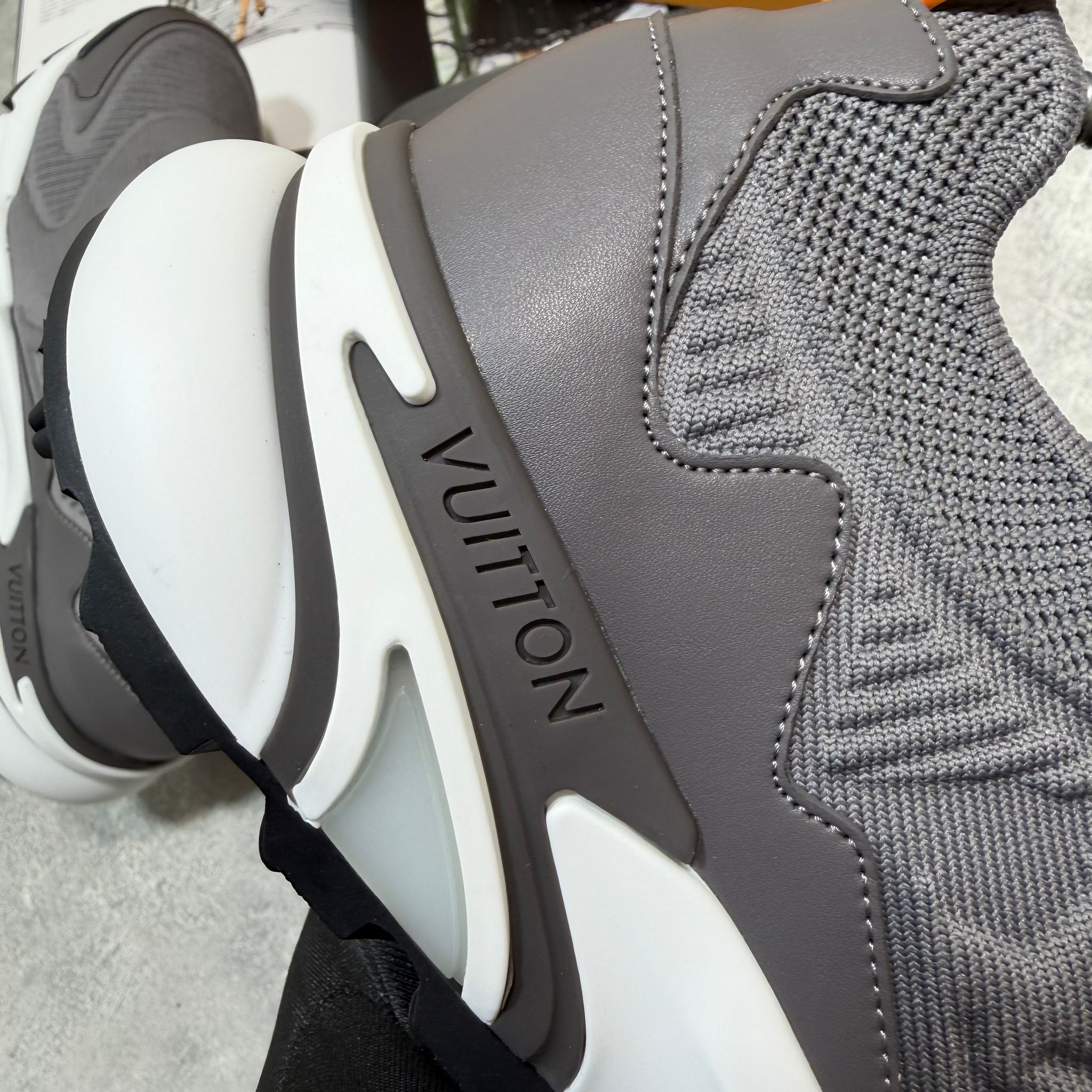LV Sneaks Grey image 8