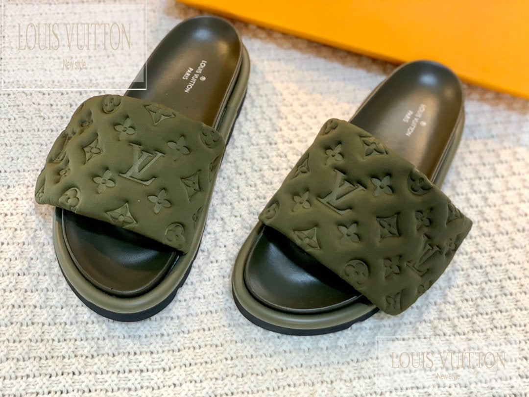 GREEN PILOW SLIDES image 1