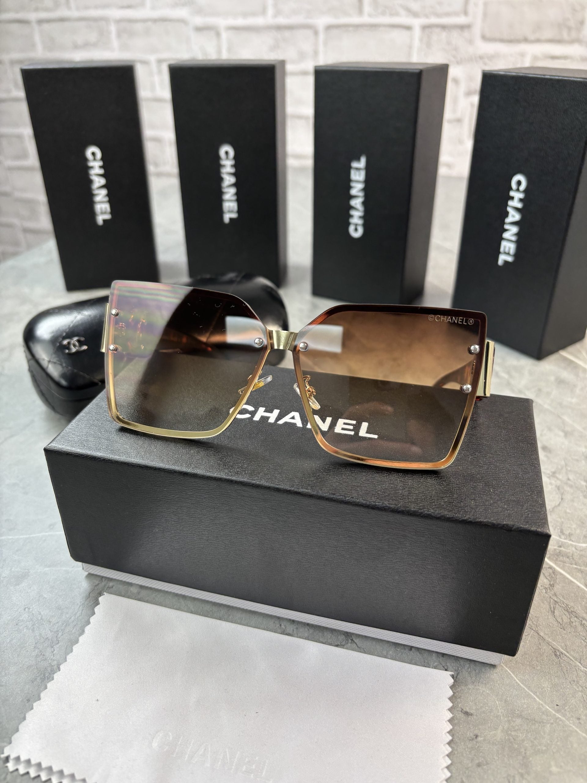 GC GOLD GLASSES image 0