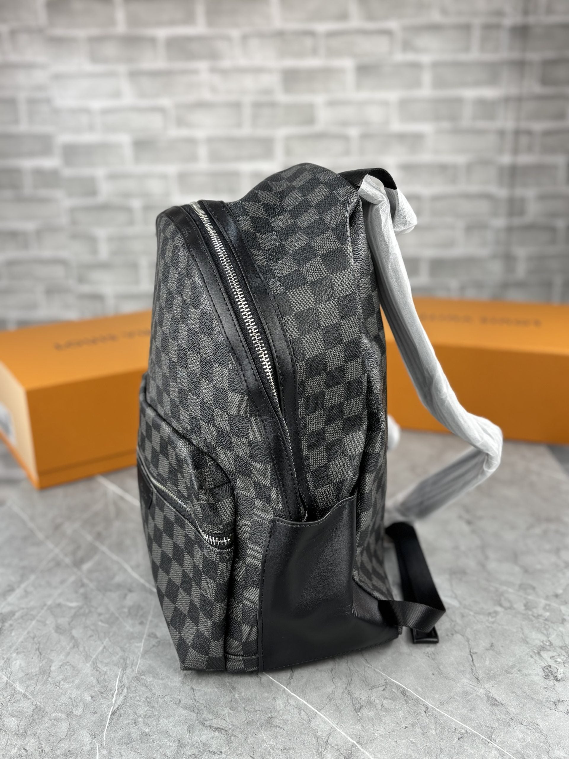 LV BACKPACK image 1